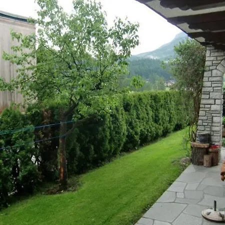 Haus Breitstein 招待所 *